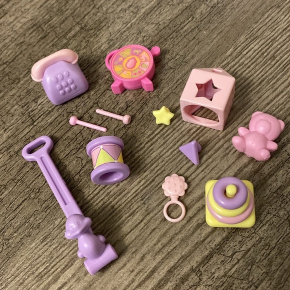 Happy Family Baby Shower Set - Picture 4 of 8